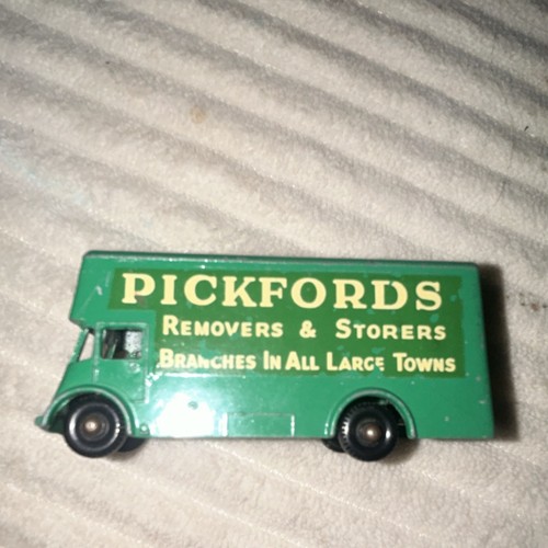 Lesney pickford removal van - lesney,